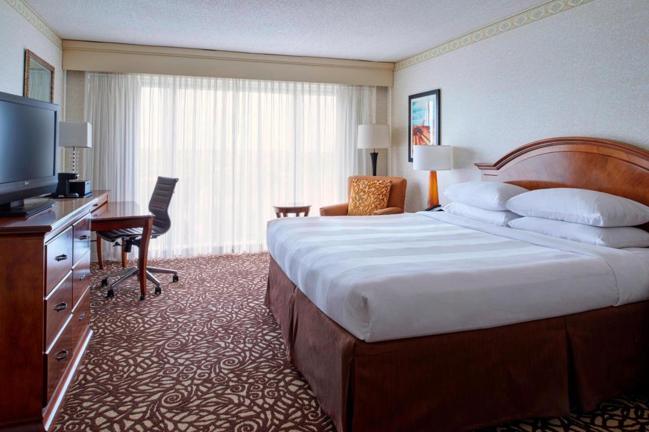 Milwaukee Marriott West Hotel Waukesha Exterior foto